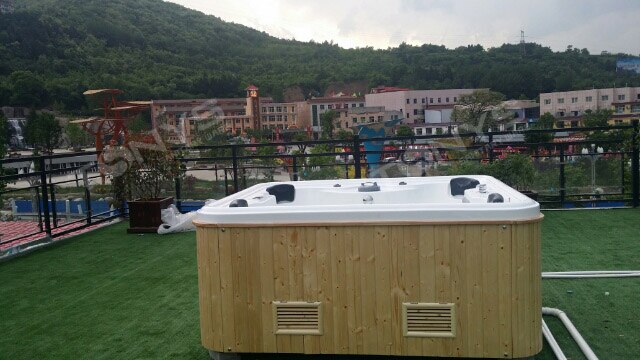 Outdoor Whirlpool 4 people Swimming Pool Bathtub Acrylic Hydromassage Surfing Massage SPA